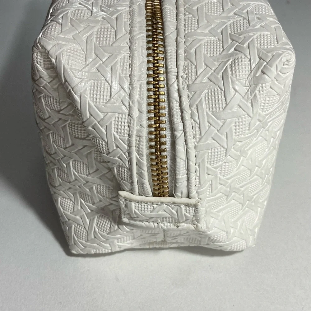 NWT Tory Burch White Basketweave Cosmetic Case Bag Gold Signature Hardware - Picture 6 of 16